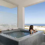 Makrilis Villa *