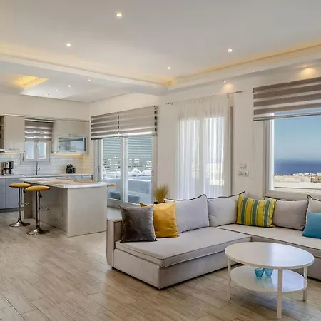 Makrilis By The Collector Vila *