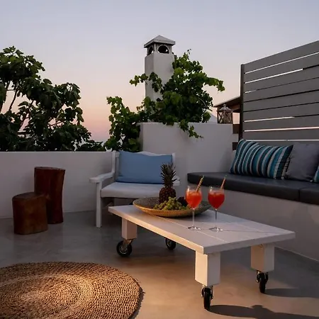 Makrilis By The Collector * Karterados (Santorini)